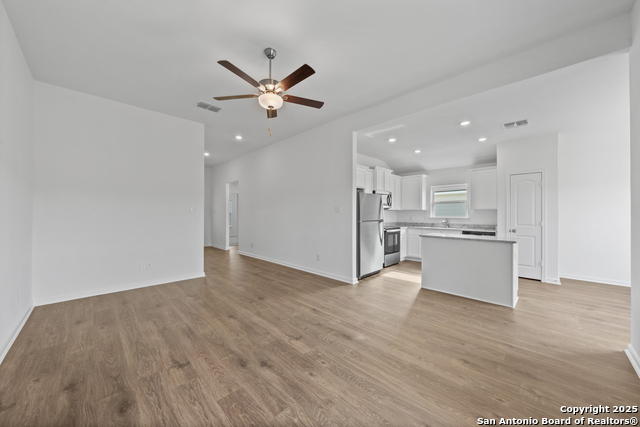 Image 4 of 19 For 16033 Delgado Hills