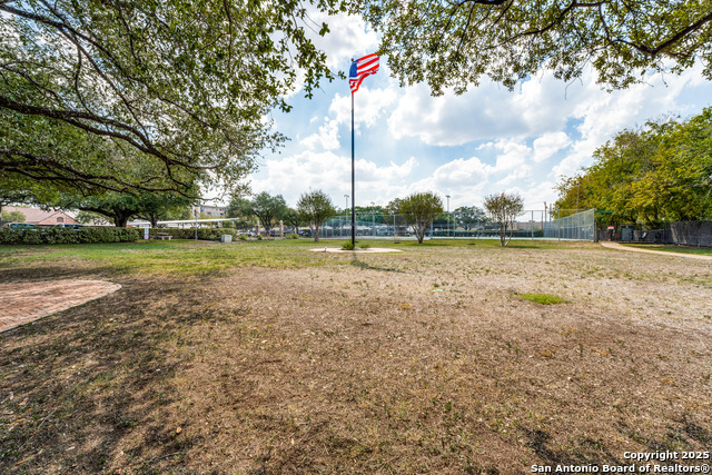 Image 24 of 24 For 7731 Broadway  I-42