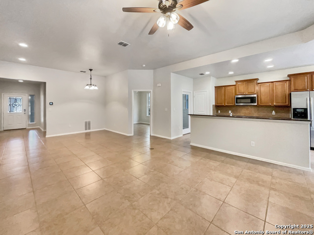 Listing photo id 15 for 27422 Camino Tower