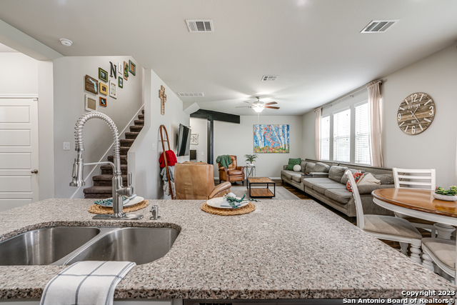 Image 10 of 30 For 8527 Straight Oaks