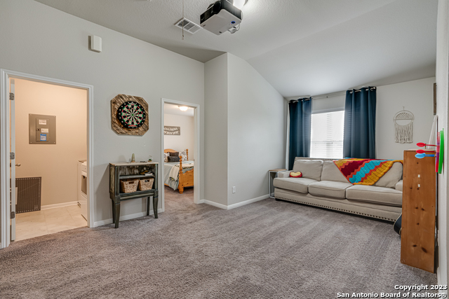 Image 16 of 30 For 8527 Straight Oaks
