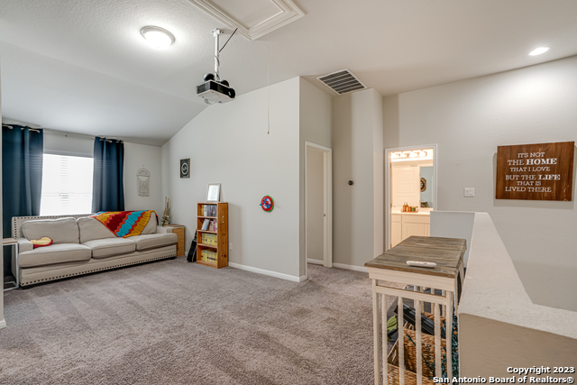 Image 17 of 30 For 8527 Straight Oaks