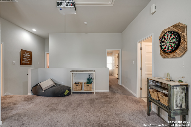 Image 18 of 30 For 8527 Straight Oaks