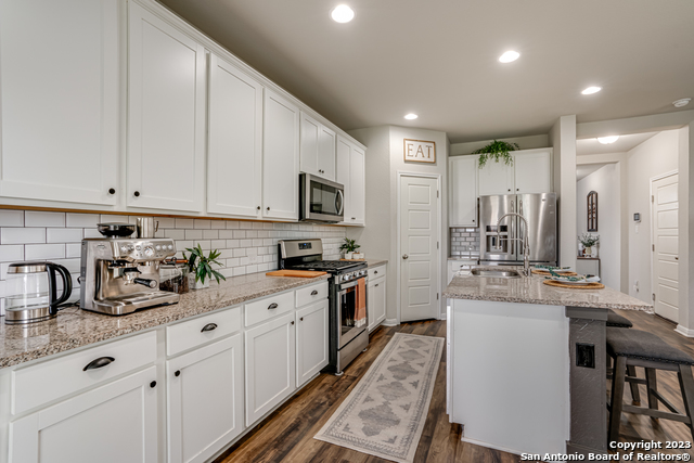 Image 8 of 30 For 8527 Straight Oaks