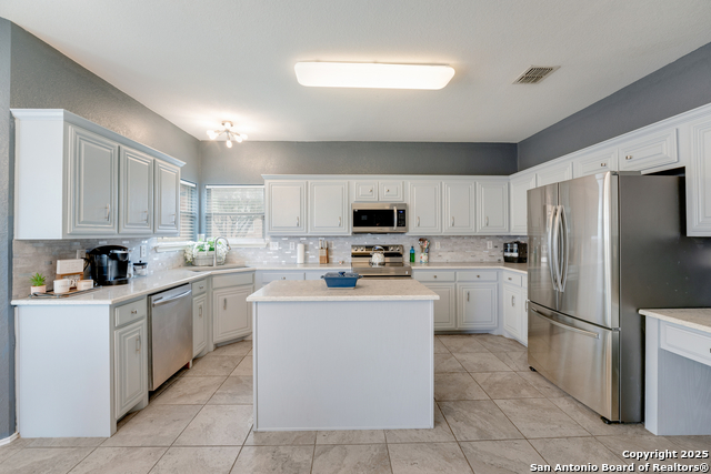 Image 14 of 32 For 6006 Lakefront St