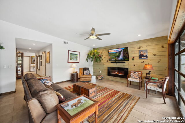 Image 34 of 47 For 530 Willow Springs