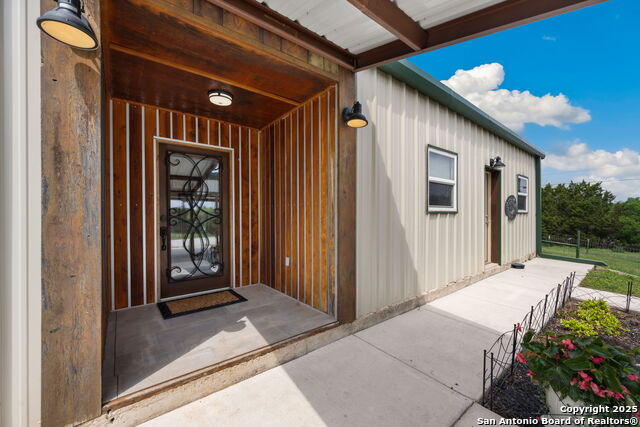 Image 5 of 47 For 530 Willow Springs