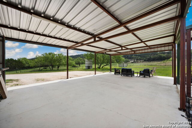 Image 6 of 47 For 530 Willow Springs