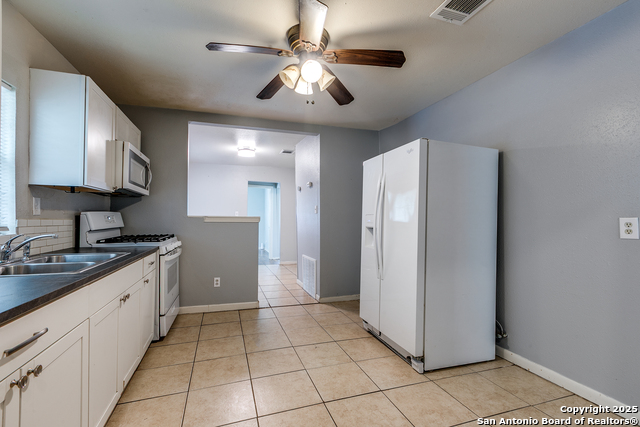 Listing photo id 10 for 2310 Delgado