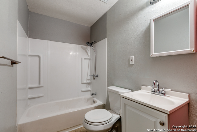 Listing photo id 19 for 2310 Delgado