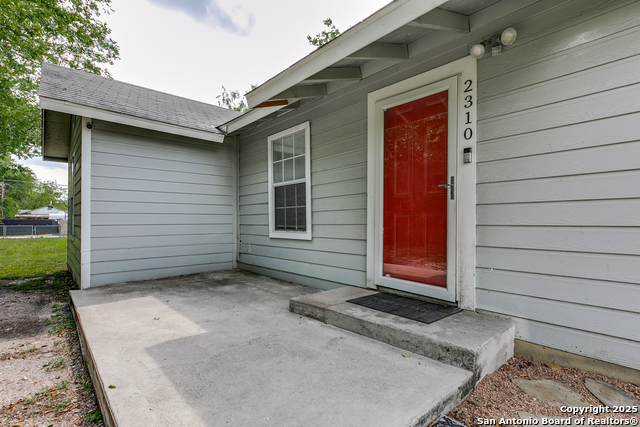 Listing photo id 3 for 2310 Delgado