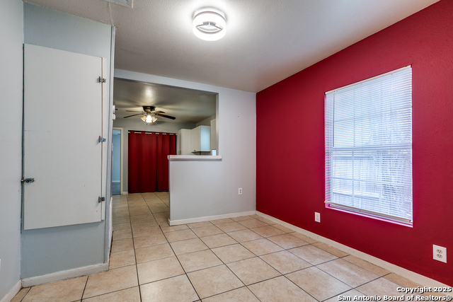 Listing photo id 6 for 2310 Delgado
