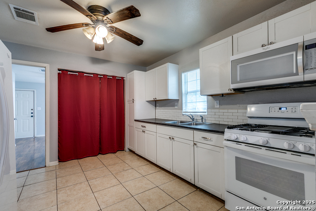 Listing photo id 7 for 2310 Delgado