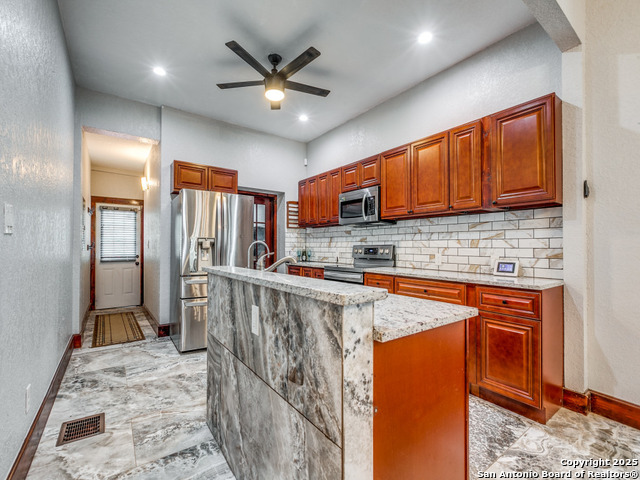 Listing photo id 11 for 1520 Virginia