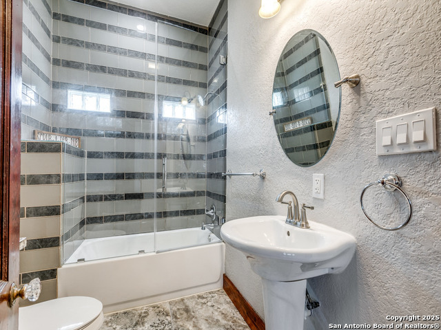 Listing photo id 19 for 1520 Virginia