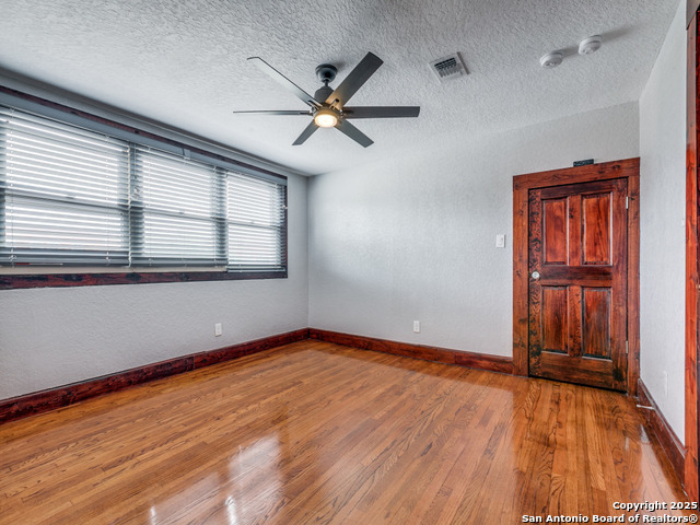Listing photo id 22 for 1520 Virginia
