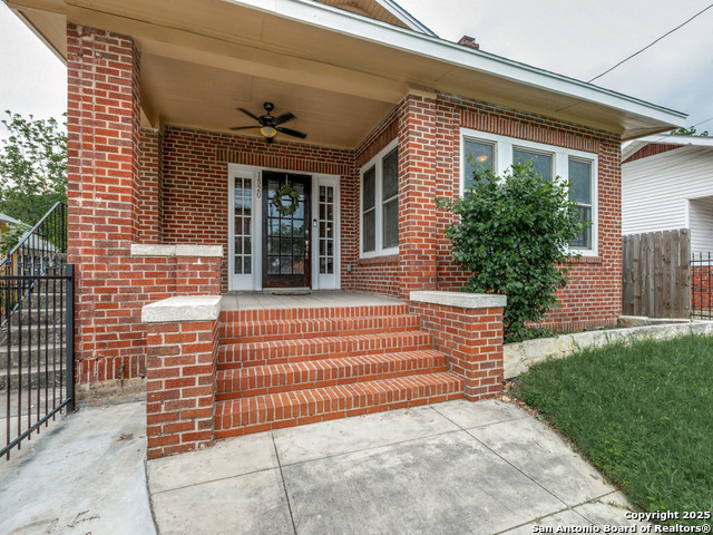 Listing photo id 4 for 1520 Virginia