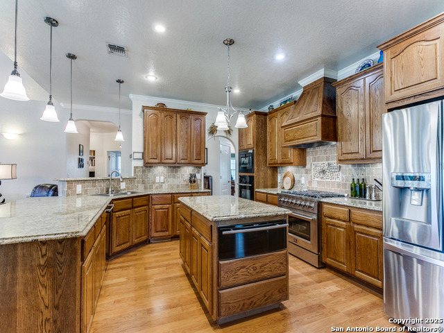 Listing photo id 11 for 6840 Loop 1604 S