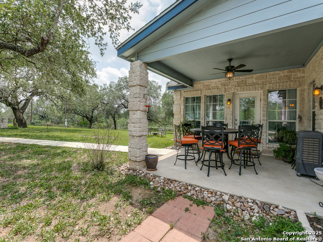 Listing photo id 29 for 6840 Loop 1604 S