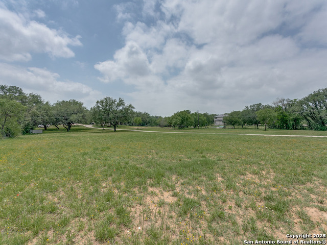 Listing photo id 2 for 6840 Loop 1604 S