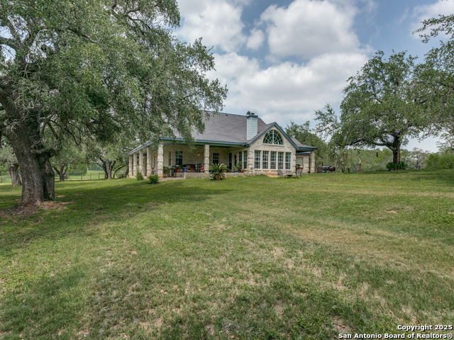 Listing photo id 3 for 6840 Loop 1604 S