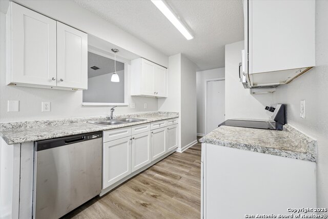 Image 10 of 29 For 11331 Woollcott