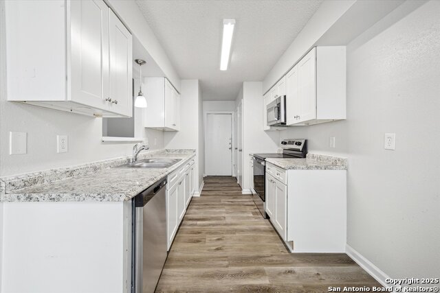 Image 11 of 29 For 11331 Woollcott