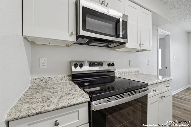 Image 12 of 29 For 11331 Woollcott