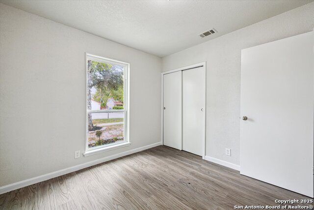 Image 17 of 29 For 11331 Woollcott