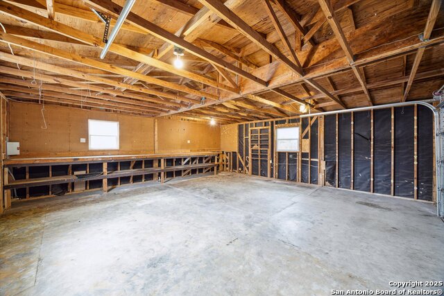 Image 21 of 29 For 11331 Woollcott