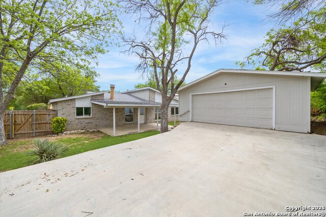 Image 22 of 29 For 11331 Woollcott