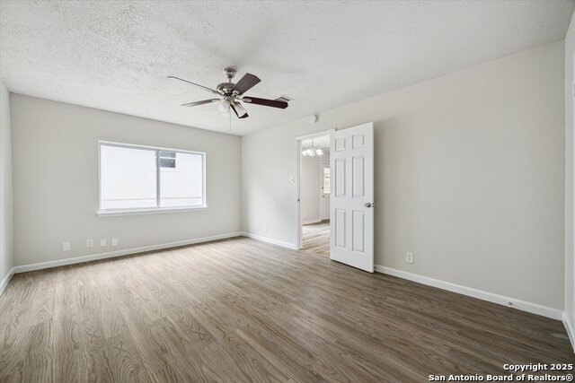 Image 5 of 29 For 11331 Woollcott