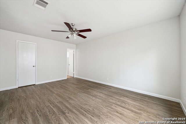 Image 6 of 29 For 11331 Woollcott