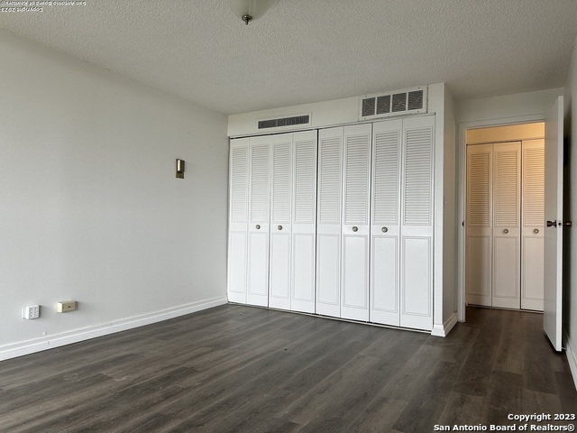 Image 10 of 28 For 7039 San Pedro Ave  610