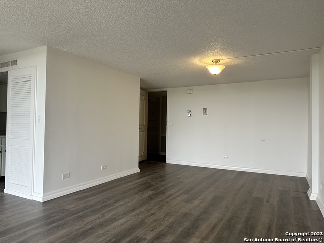 Image 5 of 28 For 7039 San Pedro Ave  610