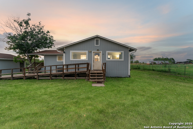 Details for 1236 County Road 7611, Devine, TX 78016