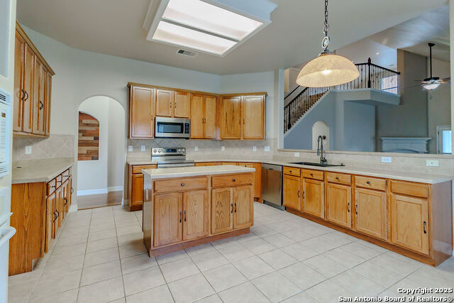 Image 13 of 52 For 26923 Trinity Heights
