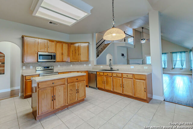 Image 14 of 52 For 26923 Trinity Heights