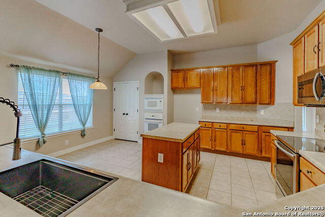 Image 16 of 52 For 26923 Trinity Heights