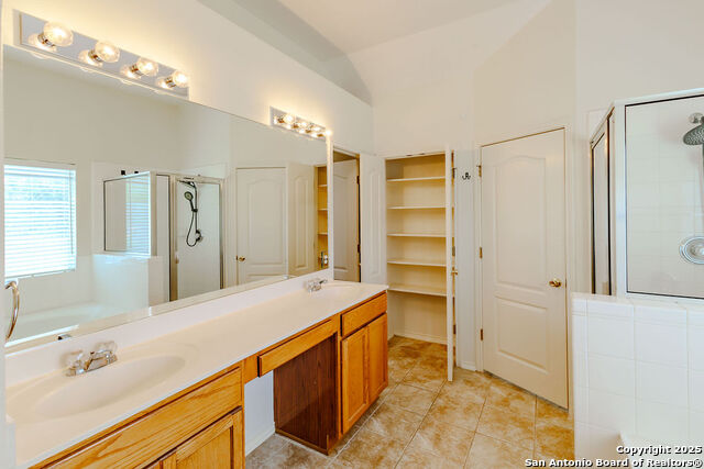 Image 33 of 52 For 26923 Trinity Heights