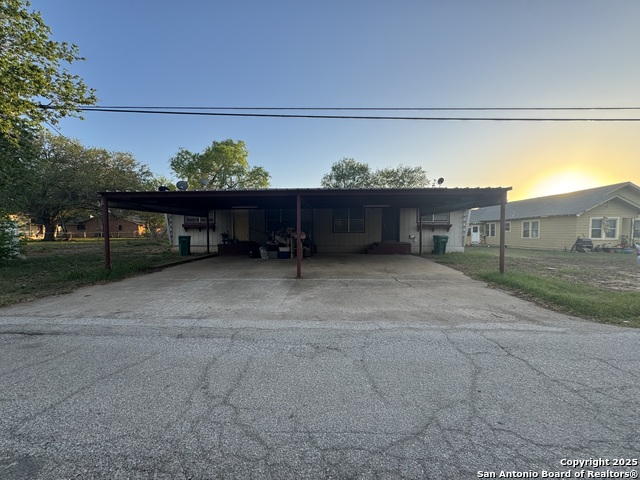 Details for 704 Cantrell, Jourdanton, TX 78026