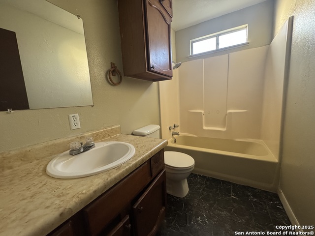 Image 11 of 16 For 704 Cantrell