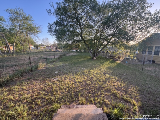 Image 15 of 16 For 704 Cantrell