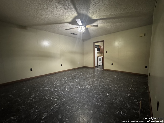Image 4 of 16 For 704 Cantrell