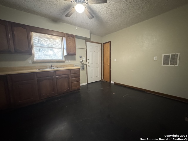 Image 9 of 16 For 704 Cantrell