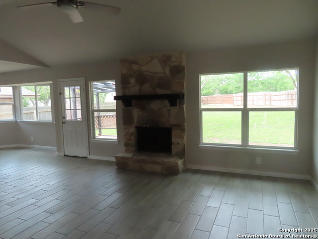 Image 3 of 18 For 8355 Tuxford
