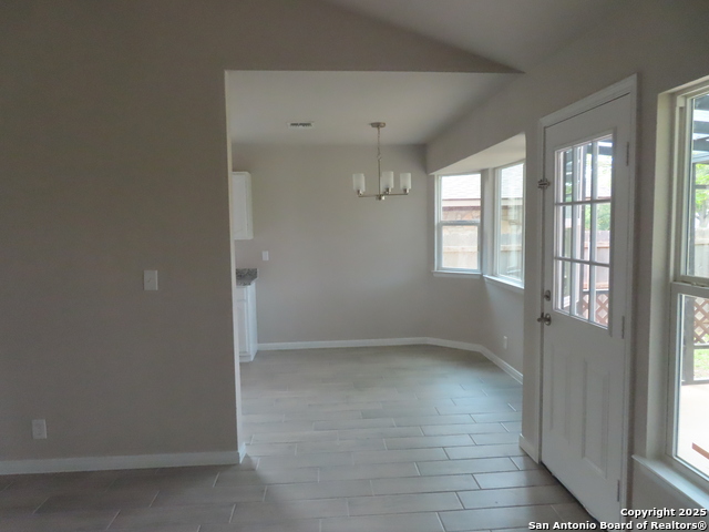 Image 4 of 18 For 8355 Tuxford