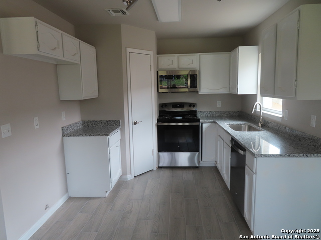 Image 5 of 18 For 8355 Tuxford