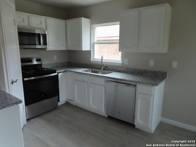 Image 6 of 18 For 8355 Tuxford