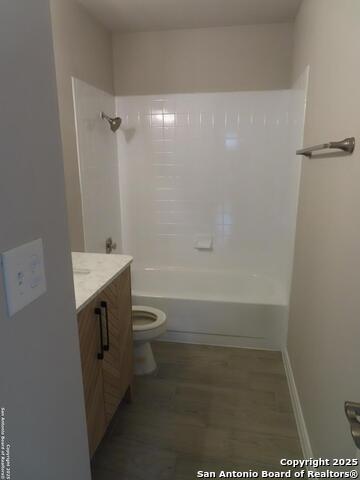 Image 9 of 18 For 8355 Tuxford